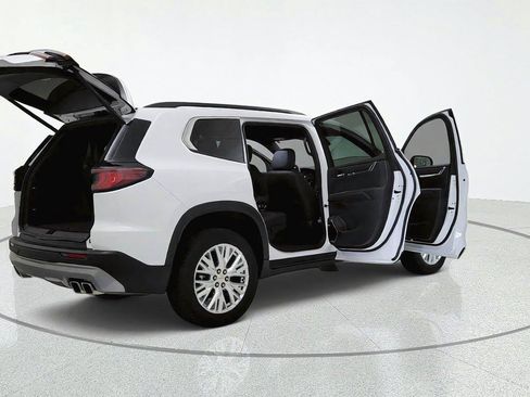 Used 2024 GMC Acadia Elevation AWD/4WD image 14