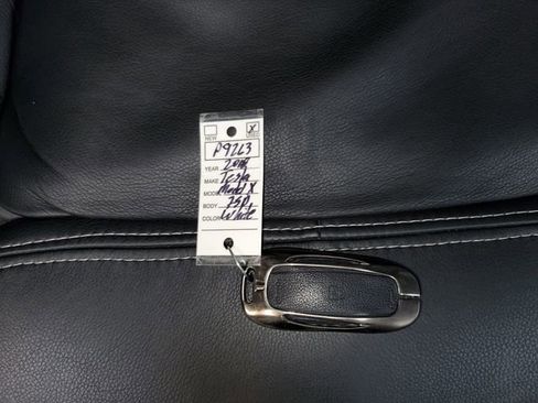 Used 2018 Tesla Model X 75D image 29