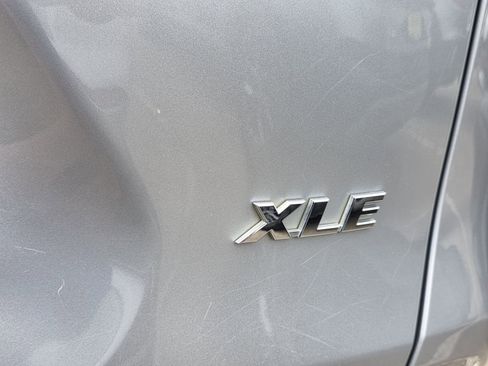 Used 2020 Toyota RAV4 XLE FWD image 25