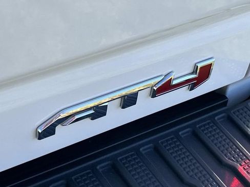 Used 2022 GMC Sierra 2500 AT4 AWD/4WD image 8