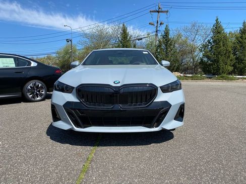 New 2026 BMW 530i xDrive w/ M Sport Package AWD/4WD image 2