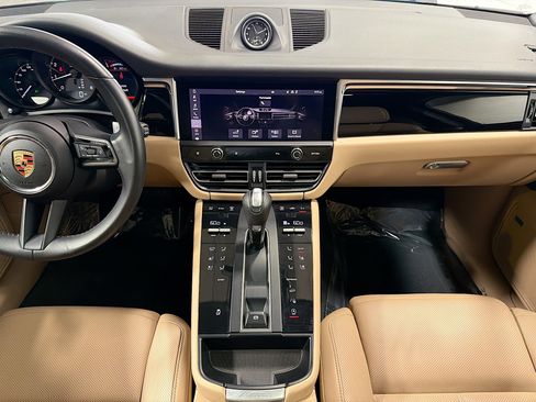 Certified 2023 Porsche Macan image 19