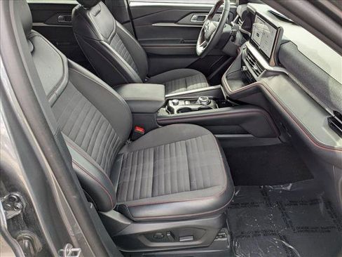 Used 2025 Ford Explorer ST-Line image 24