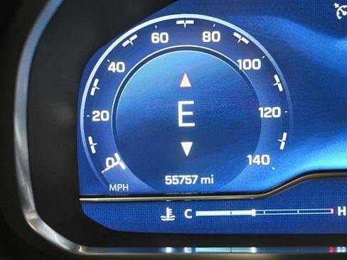 Used 2024 Chevrolet Suburban LT image 16