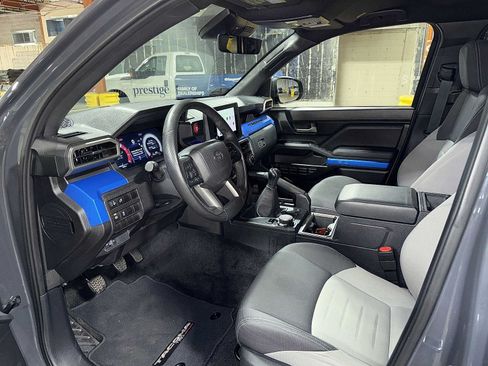 Used 2025 Toyota Tacoma TRD Off-Road AWD/4WD image 28