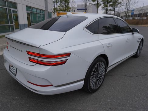 Used 2023 Genesis G80 image 7