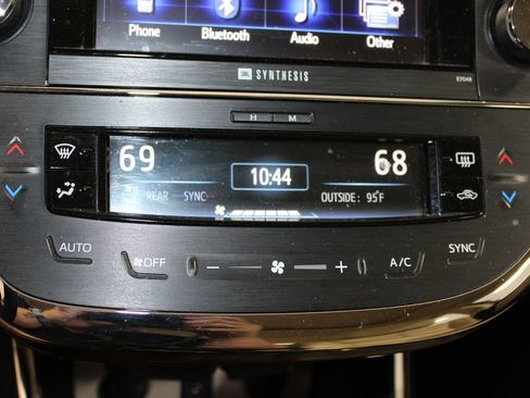 Used 2014 Toyota Avalon Limited FWD image 28
