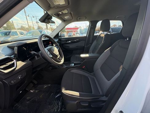 Used 2025 Chevrolet TrailBlazer LT image 24