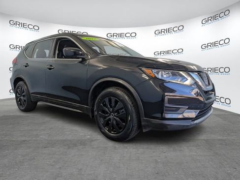 Used 2017 Nissan Rogue S image 1