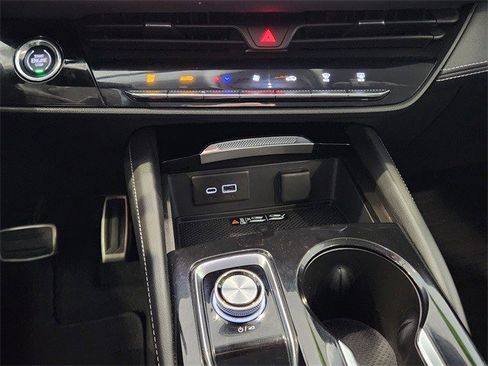 Certified 2025 Buick Envision Sport Touring image 23