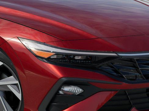 New 2025 Hyundai Elantra Sport image 9