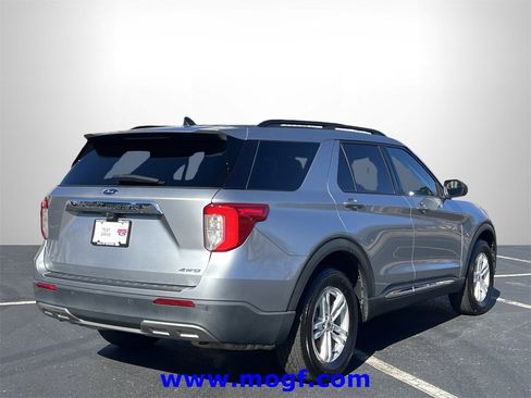 Used 2021 Ford Explorer XLT w/ Equipment Group 202A image 3