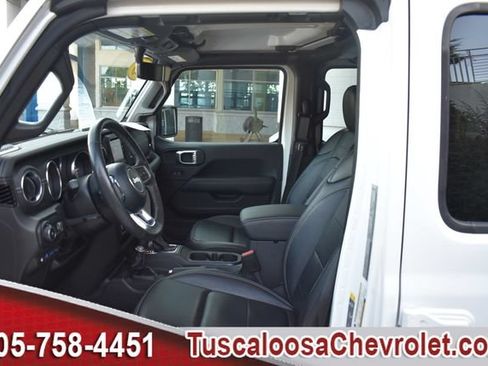 Used 2023 Jeep Wrangler Unlimited Sahara w/ Cold Weather Group AWD/4WD image 21