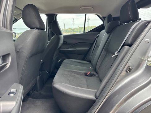 Used 2020 Nissan Kicks S image 8