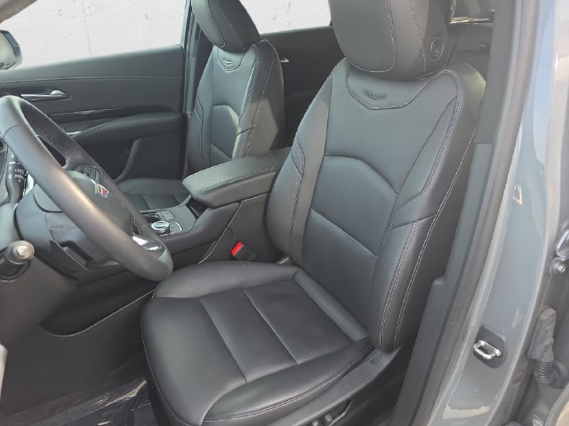 Certified 2024 Cadillac XT4 Luxury w/ Cold Weather Package AWD/4WD image 15