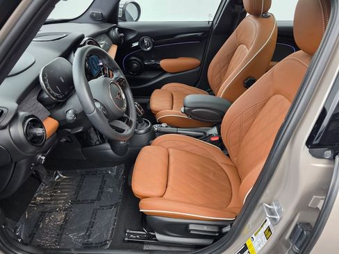 Used 2024 MINI Cooper S FWD image 9