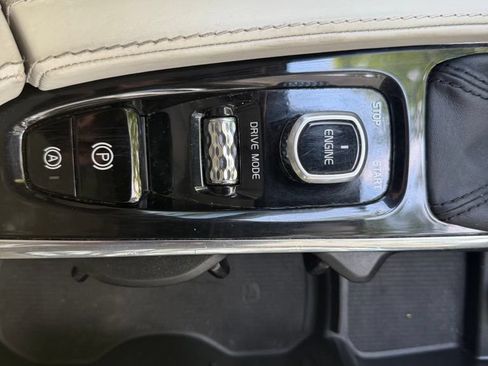 Used 2017 Volvo XC90 T6 Inscription w/ Vision Package AWD/4WD image 27