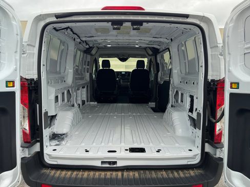 Used 2024 Ford Transit 250 Low Roof RWD image 17