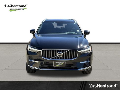 Used 2022 Volvo XC60 B5 Inscription w/ Advanced Package image 2