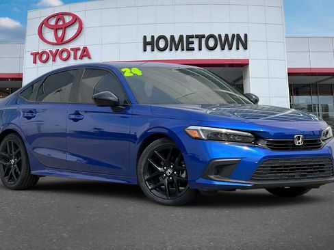 Used 2024 Honda Civic Sport image 2