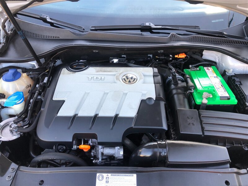 Used 2011 Volkswagen Jetta TDI FWD image 15