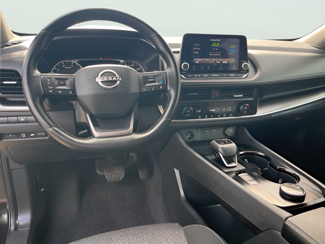 Used 2025 Nissan Rogue SV AWD/4WD image 17