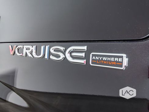 Used 2025 Mercedes-Benz Sprinter 2500 image 18