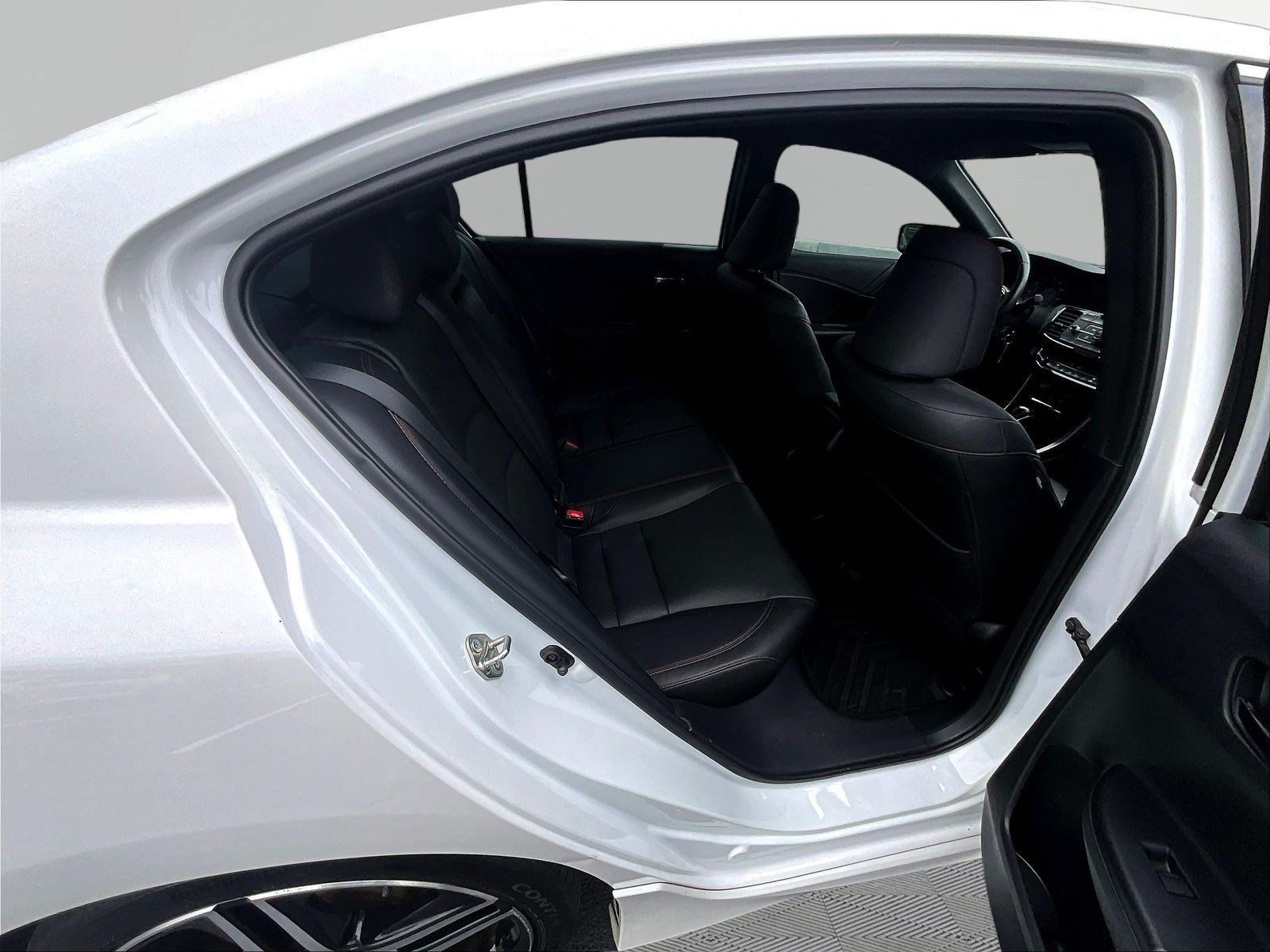 Used 2017 Honda Accord Sport Special Edition image 24