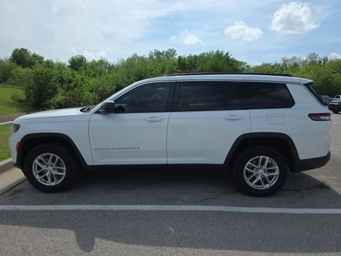 Used 2025 Jeep Grand Cherokee L Laredo image 2