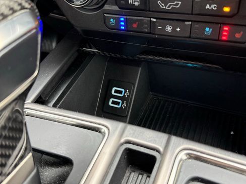 Used 2018 Ford F150 Raptor w/ Equipment Group 802A Luxury image 28