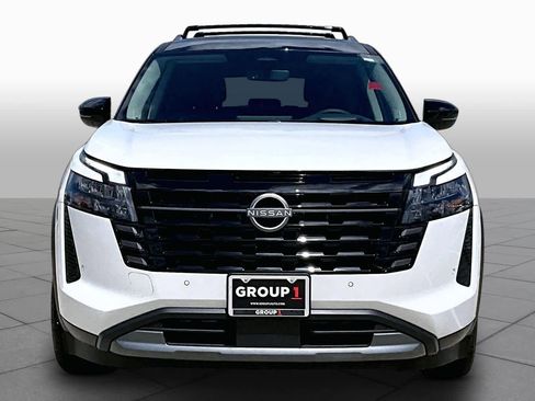 Used 2026 Nissan Pathfinder Platinum w/ Cargo Package FWD image 4