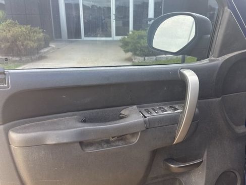 Used 2013 Chevrolet Silverado 2500 LT AWD/4WD image 13