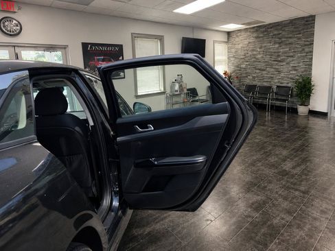 Used 2021 Kia K5 LXS FWD image 18