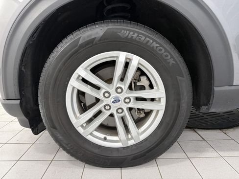 Used 2024 Ford Explorer XLT w/ Equipment Group 202A AWD/4WD image 3