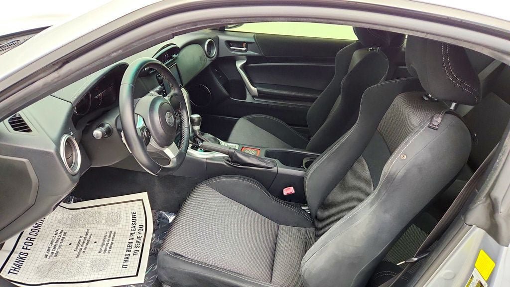 Used 2017 Toyota 86 RWD image 18