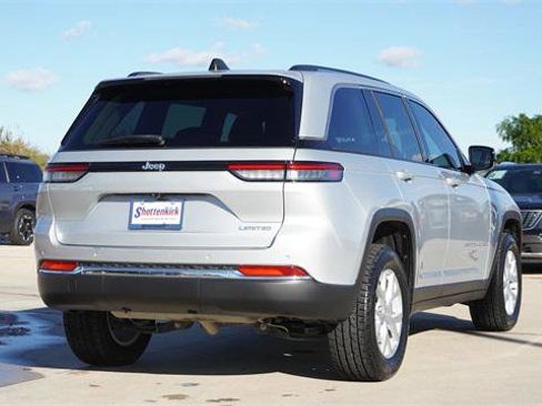 Certified 2023 Jeep Grand Cherokee Limited image 9