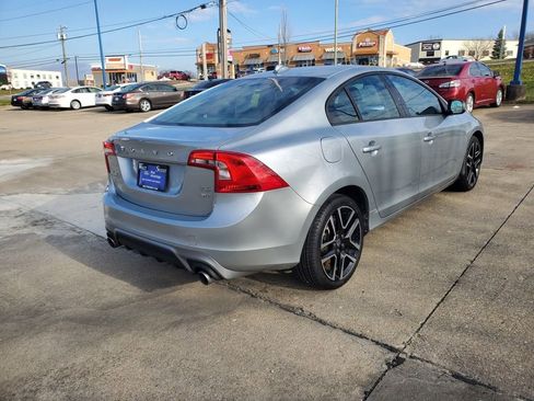 Used 2017 Volvo S60 T5 Dynamic image 4
