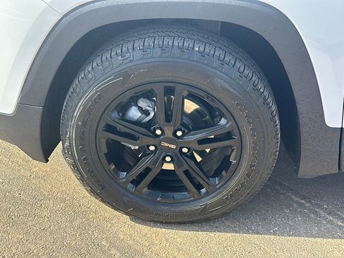 Used 2024 GMC Terrain AT4 w/ Infotainment Package II image 11