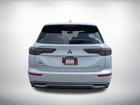 New 2026 Mitsubishi Outlander SE FWD image 4