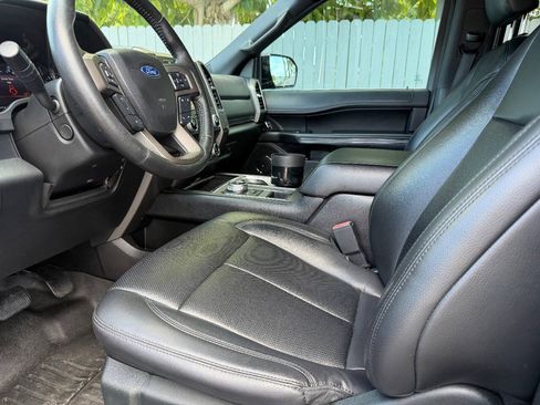Used 2019 Ford Expedition Max XLT w/ Equipment Group 202A RWD image 6