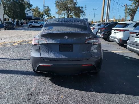 Used 2022 Tesla Model Y Long Range image 6