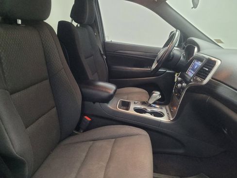 Used 2019 Jeep Grand Cherokee Laredo w/ Security & Convenience Group RWD image 21