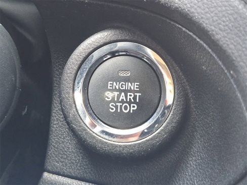 Used 2022 Subaru Ascent Limited w/ Technology Package image 22