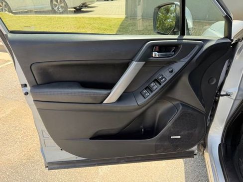 Used 2017 Subaru Forester 2.5i Limited image 6