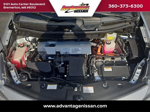 Used 2017 Toyota Prius V Two image 24