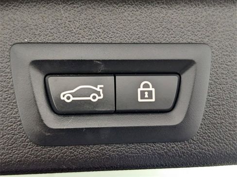 Used 2020 BMW X5 xDrive40i w/ Executive Package image 32