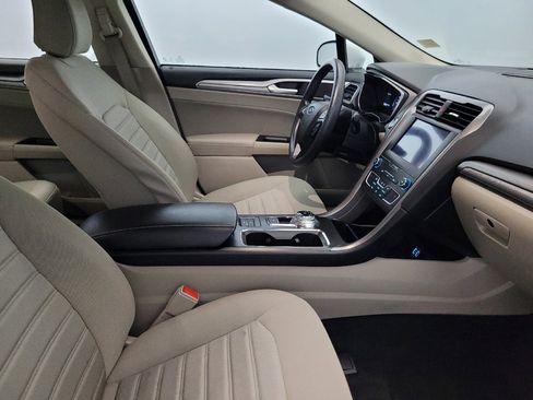 Used 2020 Ford Fusion SE FWD image 21