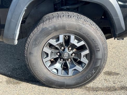 Used 2016 Toyota Tacoma TRD Off-Road w/ Towing Package AWD/4WD image 18