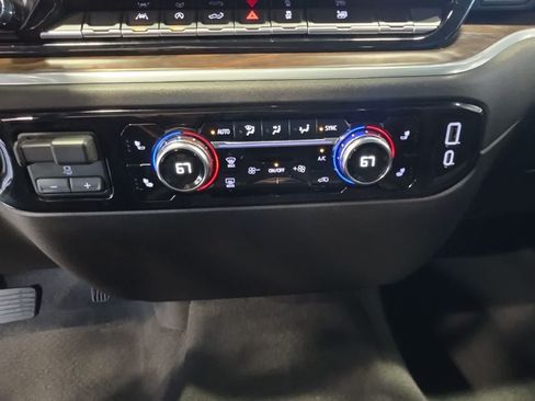 Used 2025 GMC Sierra 1500 SLT AWD/4WD image 24