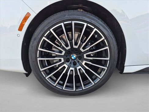 Used 2026 BMW 760i xDrive w/ Executive Package AWD/4WD image 10